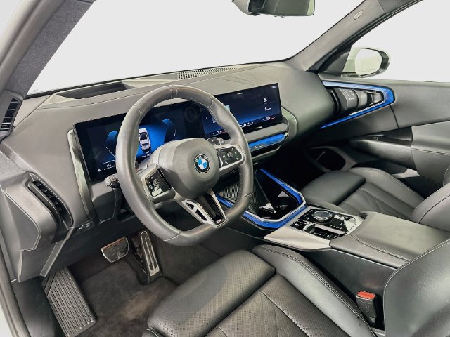 Used 2025 BMW X3 xDrive30i AWD/4WD image 3