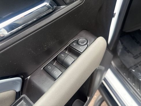 Used 2025 Chevrolet Colorado ZR2 w/ Technology Package image 13