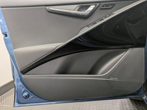 Certified 2024 Kia Niro SX Touring image 8