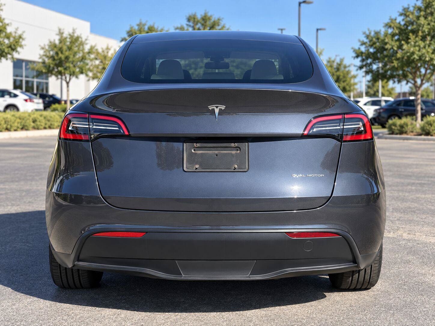 Used 2023 Tesla Model Y Long Range AWD/4WD image 6