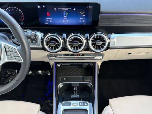Certified 2026 Mercedes-Benz GLB 250 4MATIC image 19