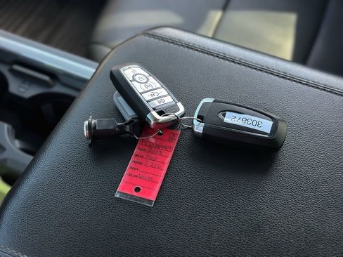 Used 2023 Ford F250 Lariat w/ FX4 Off-Road Package image 33