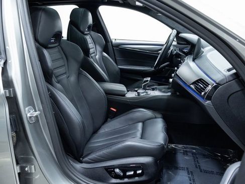 Used 2022 BMW M5 w/ Executive Package image 22
