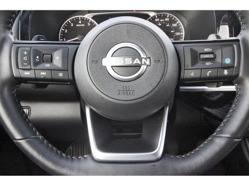 Certified 2025 Nissan Pathfinder SL FWD image 18
