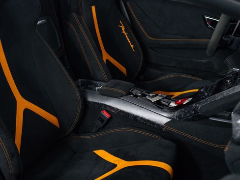 Used 2018 Lamborghini Huracan Performante AWD/4WD image 62