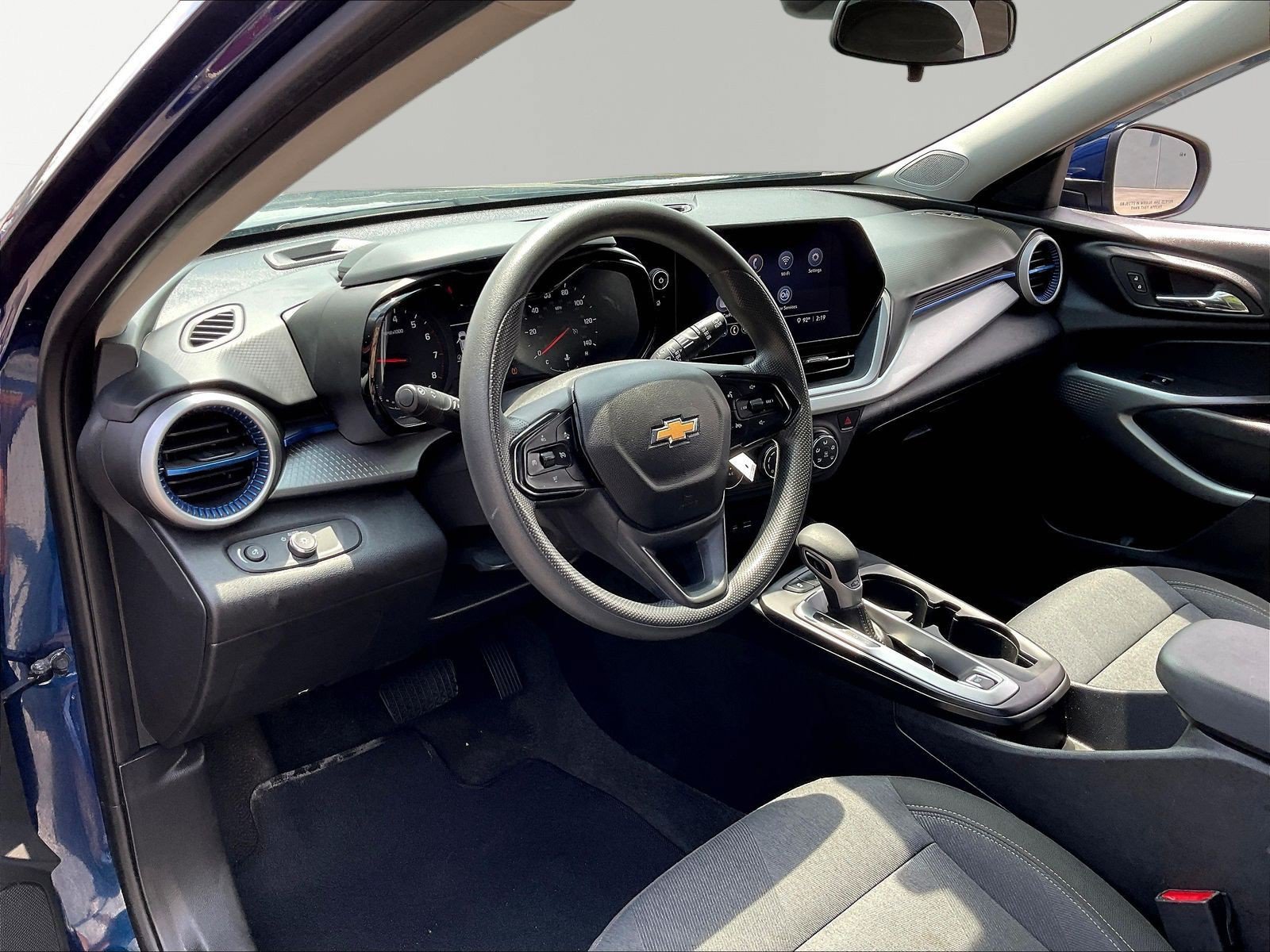 Used 2024 Chevrolet Trax LS w/ LS Convenience Package FWD image 17