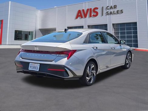 Used 2025 Hyundai Elantra SEL FWD image 6