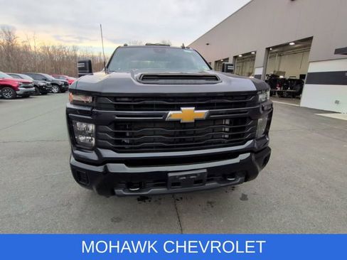 Used 2024 Chevrolet Silverado 2500 Custom w/ Custom Convenience Package image 6