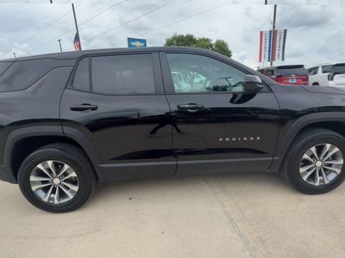 Used 2026 Chevrolet Equinox LT FWD image 9