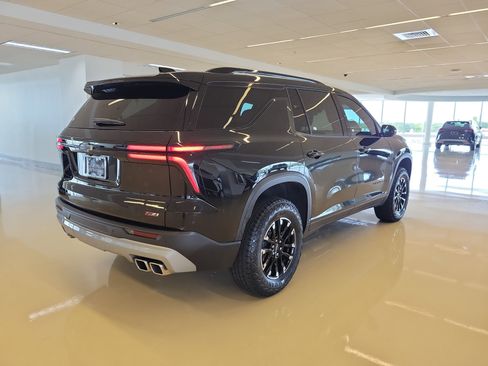 Used 2025 Chevrolet Traverse Z71 AWD/4WD image 8