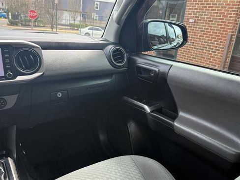 Used 2020 Toyota Tacoma SR5 image 19