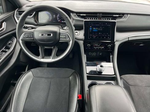 Certified 2024 Jeep Grand Cherokee L Altitude image 3