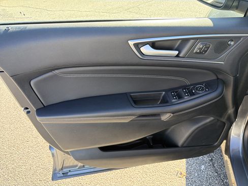 Used 2024 Ford Edge Titanium image 20