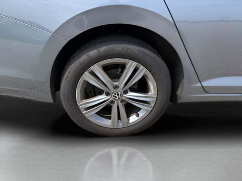 Used 2024 Volkswagen Jetta SE FWD image 28