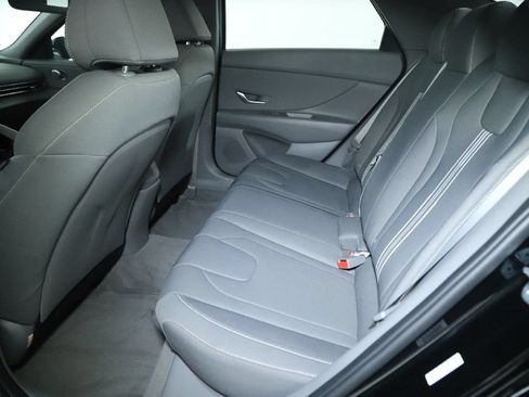 Used 2023 Hyundai Elantra SEL w/ Convenience Package FWD image 14