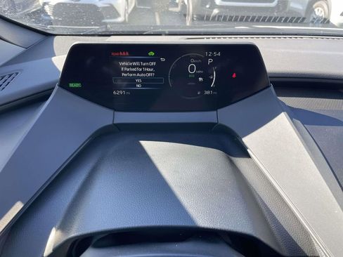 Used 2025 Toyota Prius LE image 37