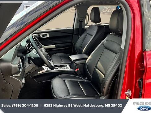 Used 2022 Ford Explorer XLT w/ Equipment Group 202A image 18