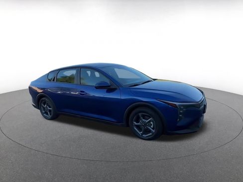 Used 2025 Kia K4 FWD image 2