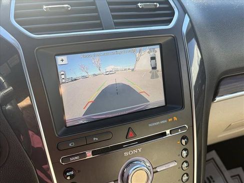 Used 2018 Ford Explorer Limited image 12