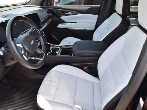 Used 2026 Chevrolet Traverse High Country w/ LPO, Floor Liner Package AWD/4WD image 8