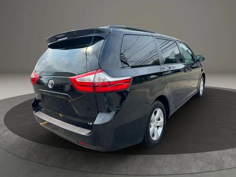 Used 2017 Toyota Sienna LE FWD image 5