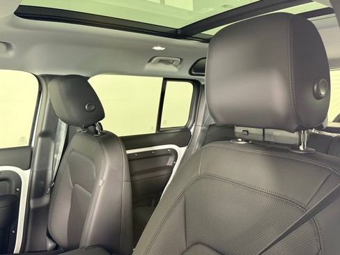 New 2025 Land Rover Defender 110 S image 6