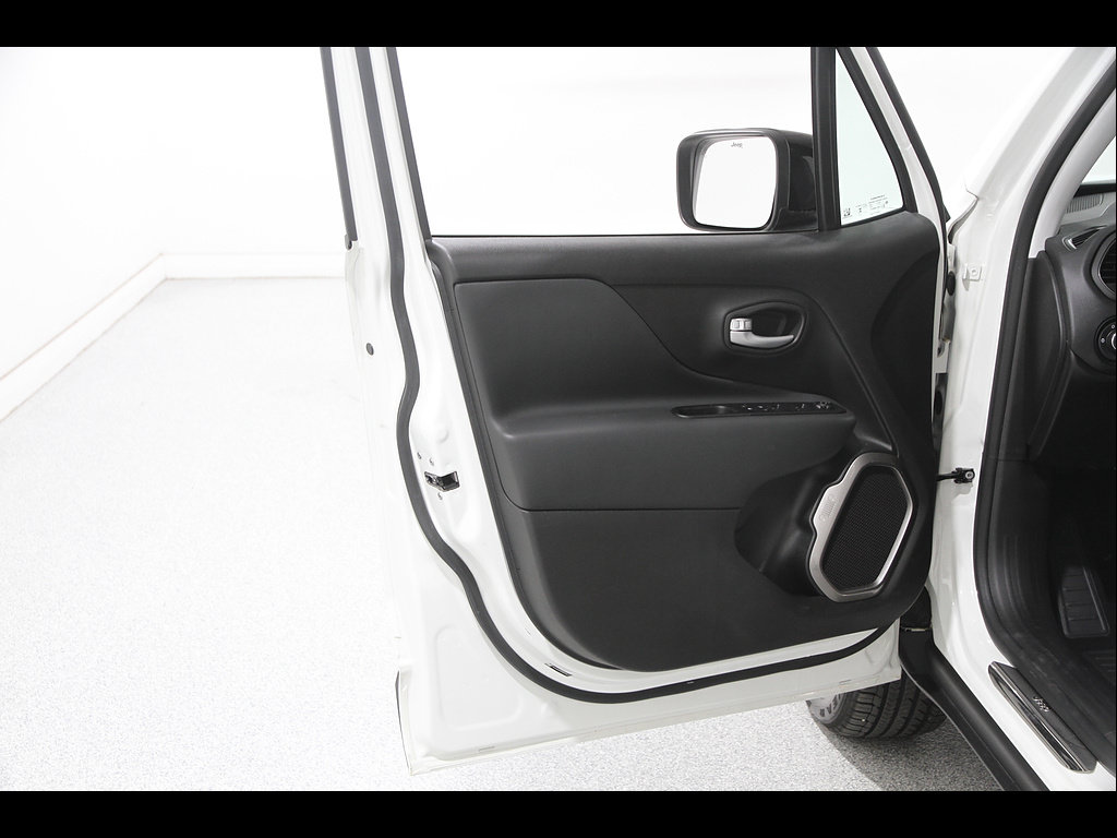 Used 2023 Jeep Renegade Limited AWD/4WD image 4