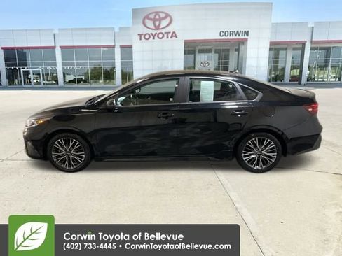 Used 2023 Kia Forte GT-Line w/ GT-Line Technology Package image 2