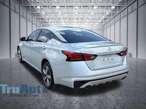 Used 2021 Nissan Altima 2.5 SV w/ SV Premium Package AWD/4WD image 5