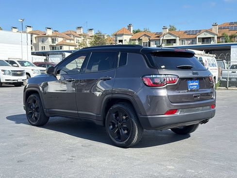Used 2021 Jeep Compass Latitude FWD image 9