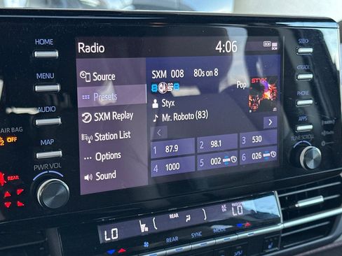 Used 2024 Toyota Sienna XLE image 19