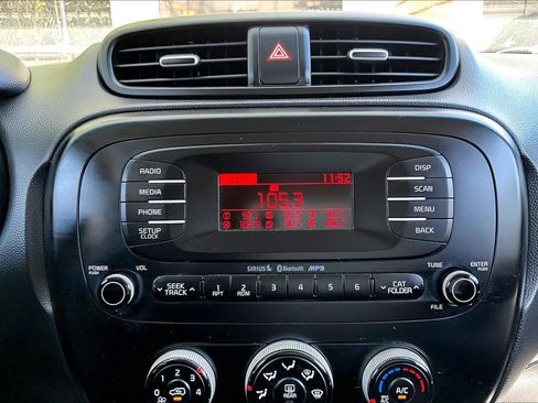 Used 2016 Kia Soul FWD image 30