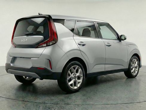 Used 2025 Kia Soul LX w/ LX Technology Package image 9