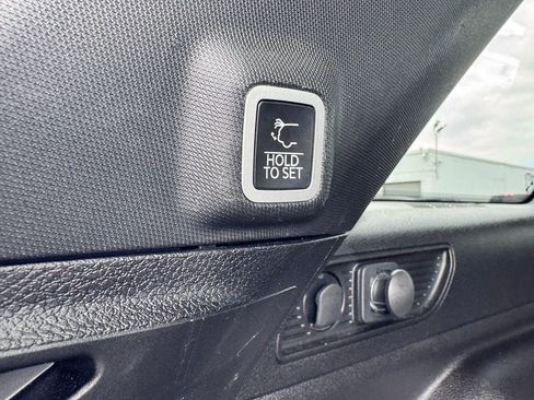 Used 2024 Jeep Grand Cherokee Laredo X w/ Luxury Tech Group I image 17