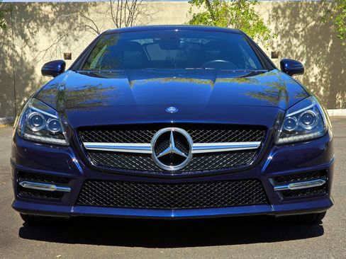 Used 2015 Mercedes-Benz SLK 250 image 4