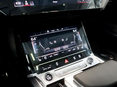 Used 2024 Audi Q8 e-tron Premium Plus w/ Premium Plus Package image 20