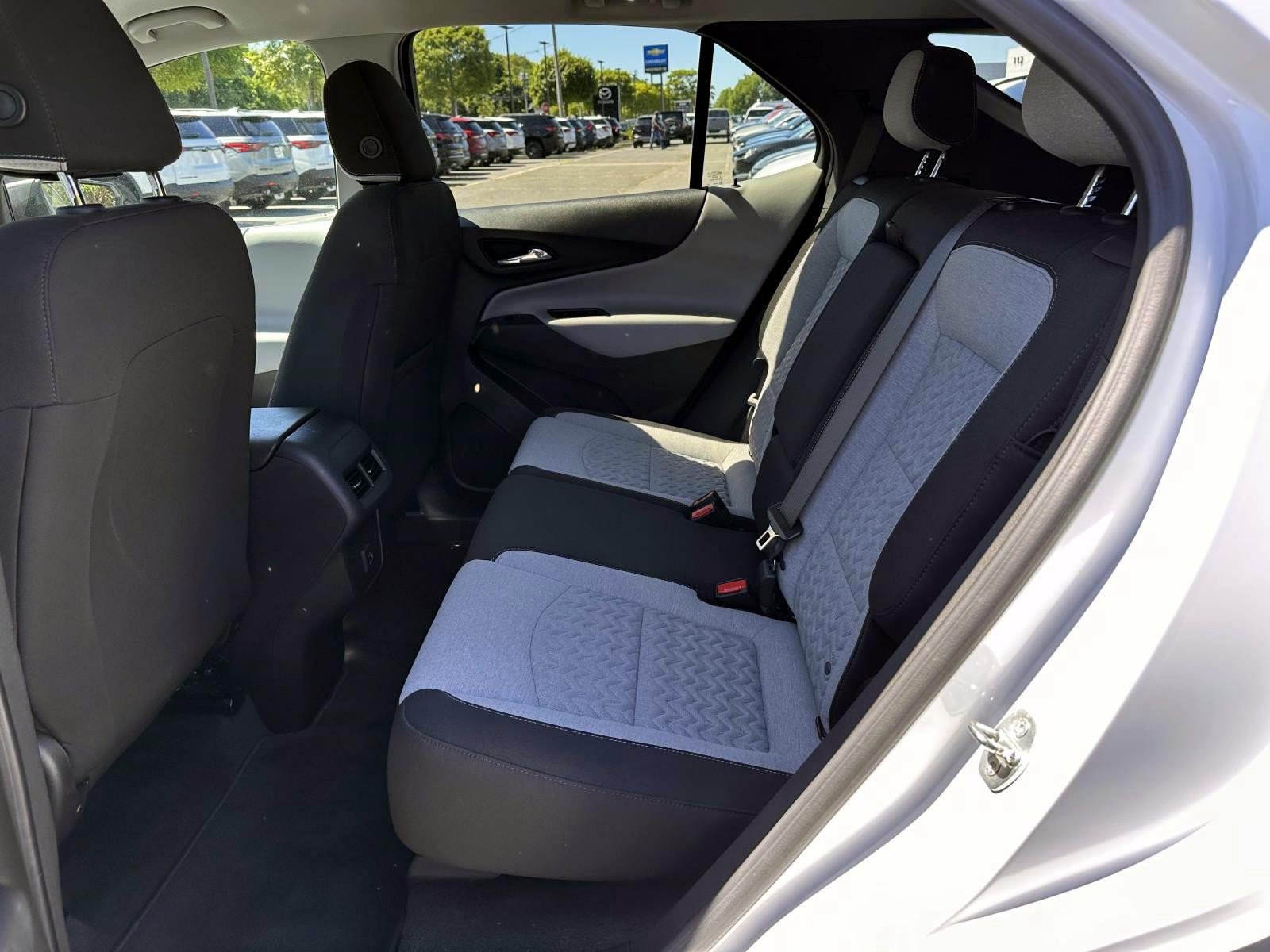 Used 2023 Chevrolet Equinox LS w/ LS Convenience Package AWD/4WD image 12