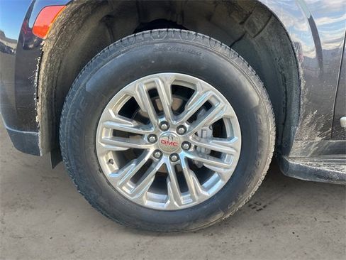 Used 2024 GMC Yukon XL SLT image 10