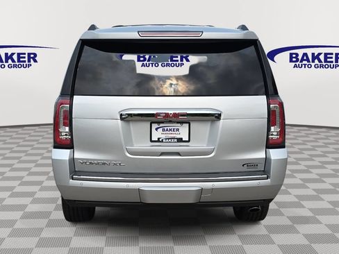 Certified 2019 GMC Yukon XL Denali w/ Denali Ultimate Package AWD/4WD image 6