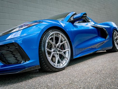 Used 2021 Chevrolet Corvette Stingray Premium Conv w/ Z51 Performance Package image 7