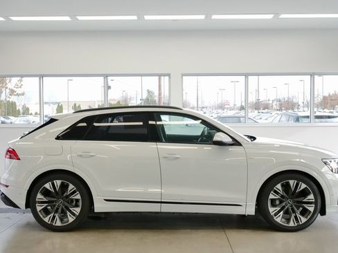 New 2026 Audi Q8 Premium Plus image 7