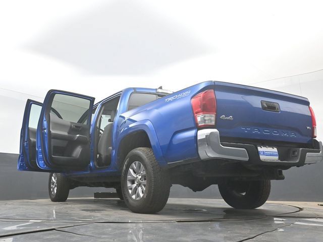 Used 2017 Toyota Tacoma SR5 w/ Tow Package AWD/4WD image 51