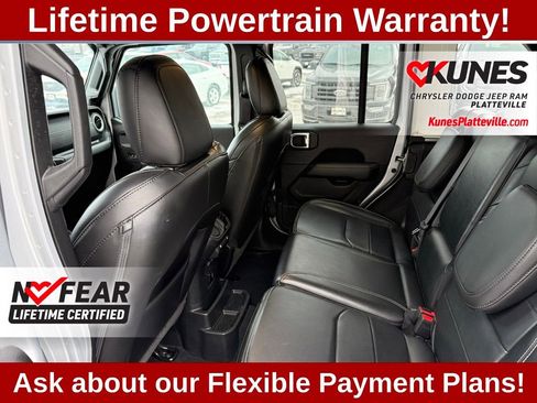 Used 2023 Jeep Wrangler Unlimited Sahara image 34