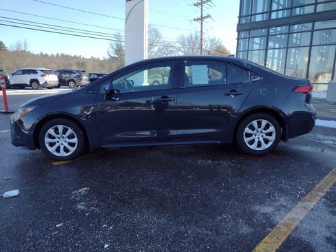 Used 2025 Toyota Corolla LE image 3