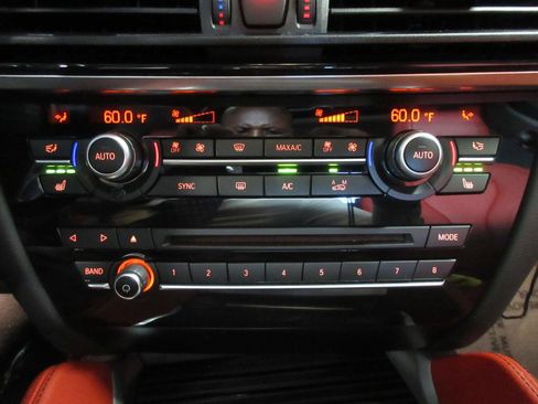 Used 2018 BMW X6 xDrive35i w/ Premium Package Essential AWD/4WD image 31