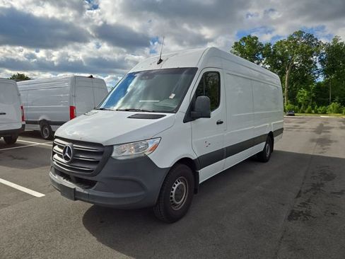Used 2022 Mercedes-Benz Sprinter 2500 image 7