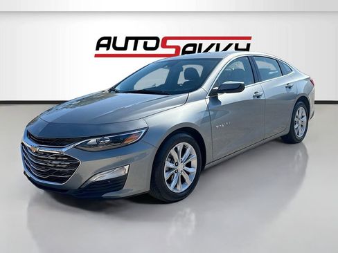 Used 2025 Chevrolet Malibu LT image 3