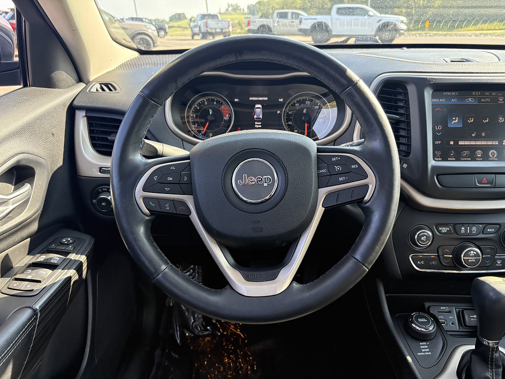 Used 2016 Jeep Cherokee Limited AWD/4WD image 23