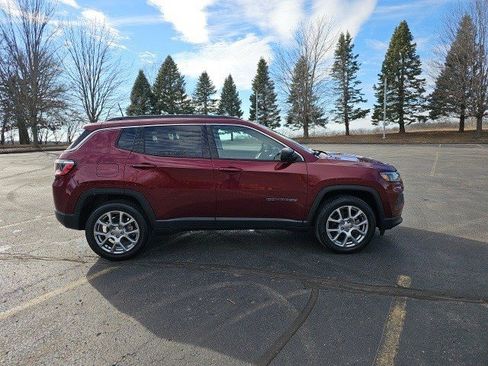 Used 2022 Jeep Compass Latitude image 7
