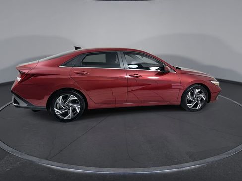 Certified 2025 Hyundai Elantra SEL FWD image 9